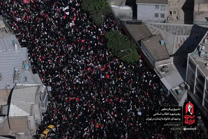 حضور میلیونی مردم ایران در تشییع پیکر مطهر رهبر