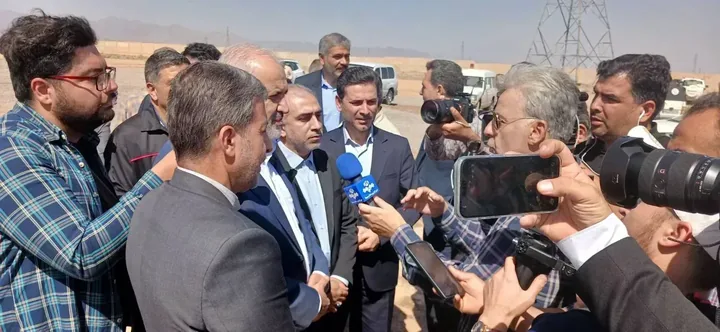 ظرفیت انرژی‌های تجدیدپذیر از ۵ هزار مگاوات گذشت؛ وزیر نیرو: مدیریت مصرف کلید عبور از اوج بار تابستان است