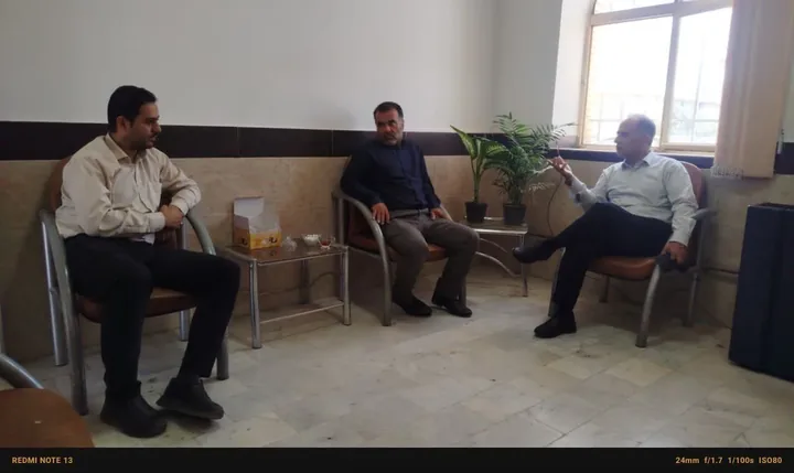 تأکید بر ارتقای کیفیت خدمات در بازدید معاون توسعه مدیریت و منابع سازمان جهاد کشاورزی از مرکز خدمات حومه تاکستان