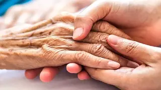 توزیع ۶۵۰ بسته پوشینه بزرگسال میان بیماران زمین‌گیر تحت حمایت کمیته امداد قزوین