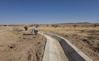 بهره‌برداری از کانال بتنی انتقال آب کشاورزی خورهشت با هدف افزایش راندمان آبیاری