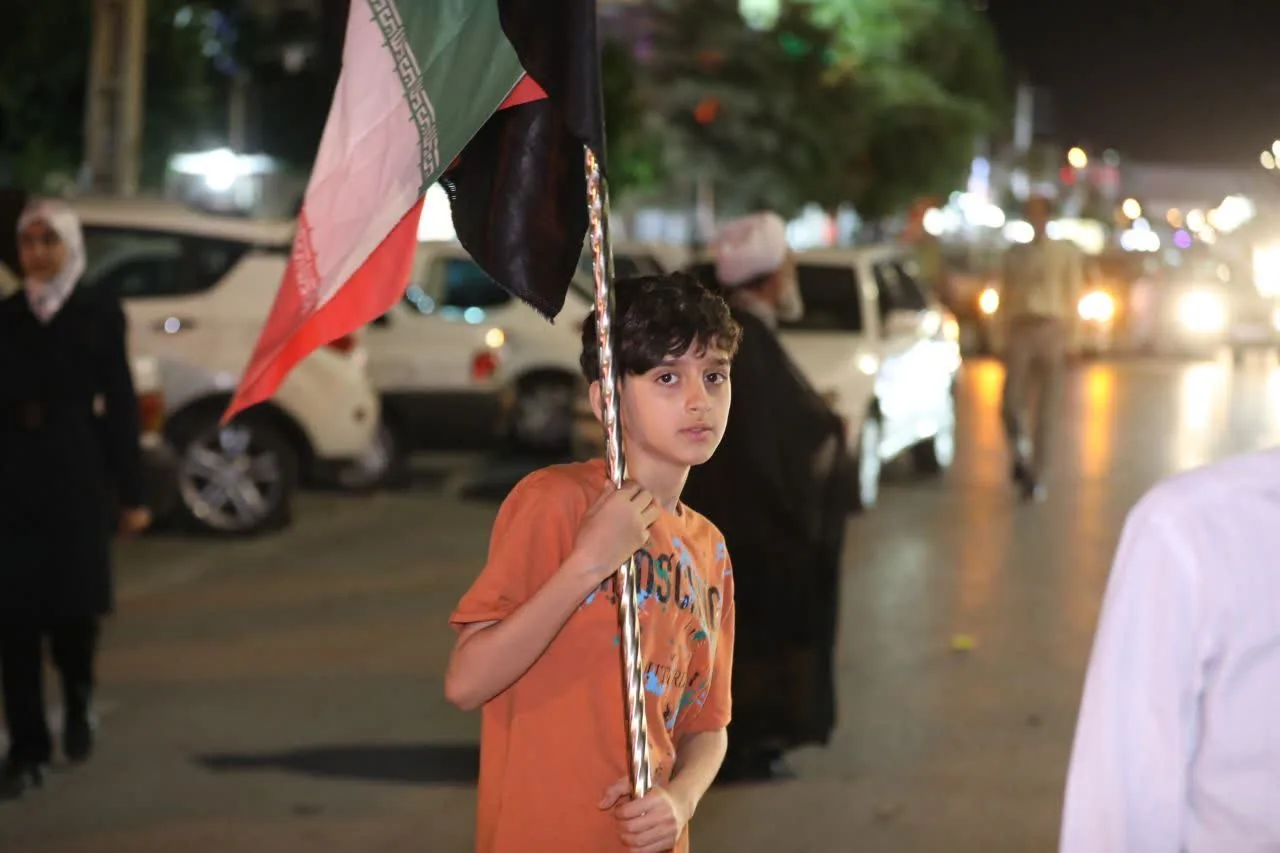 آبیک در روزی متفاوت؛ اجتماع بزرگ مردم ولایی با حضور گسترده شهروندان