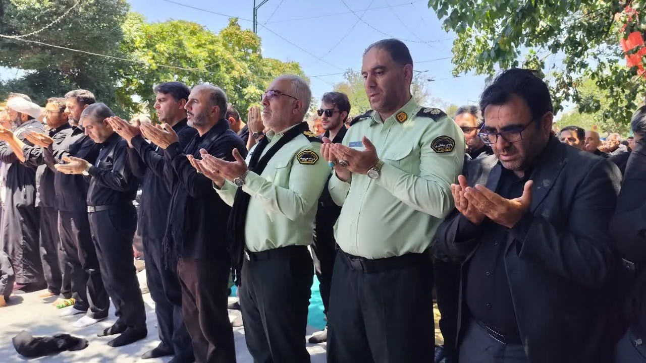 حضور فرمانده انتظامی استان قزوین در جمع عزاداران و عاشقان سیدالشهدا(ع) در روز عاشورا