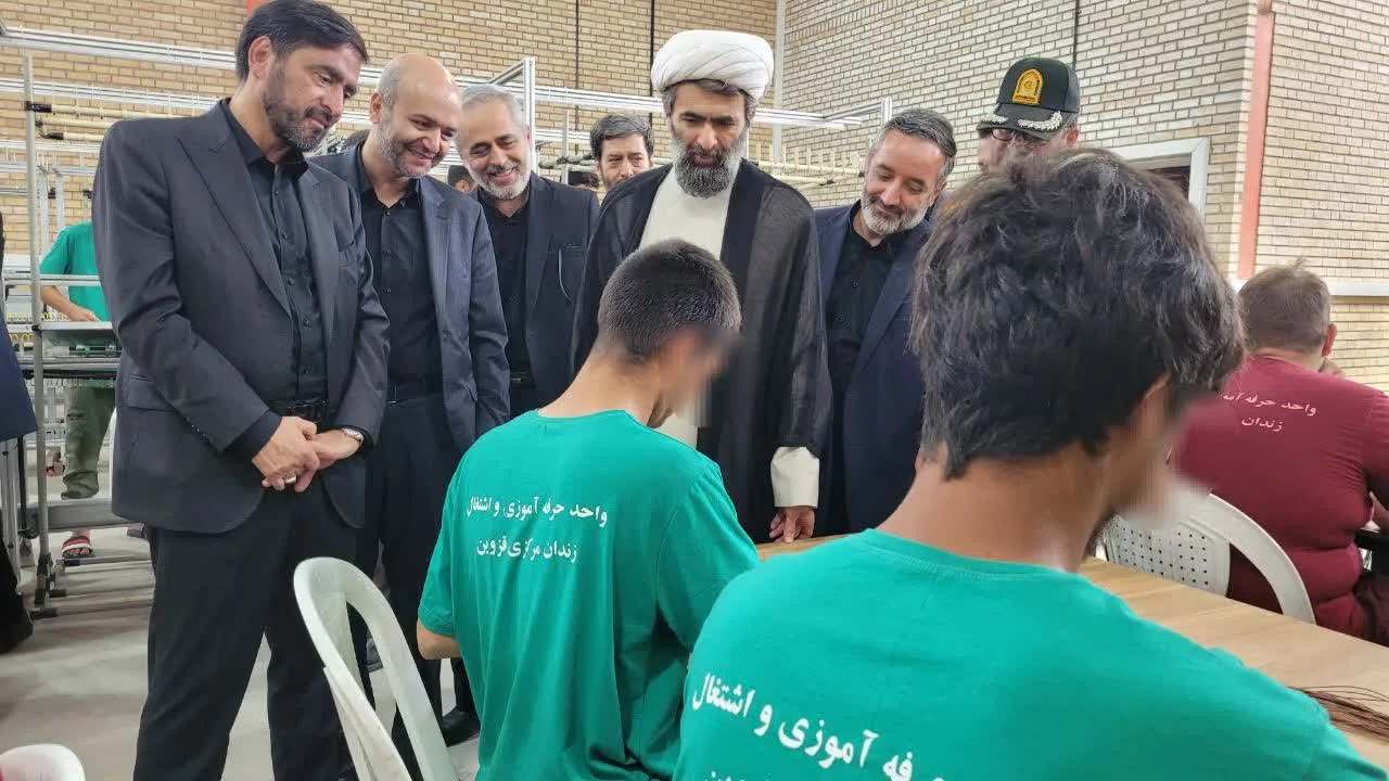 افتتاح کارگاه تولید قطعات الکتریکی و الکترونیکی در زندان مرکزی قزوین با اشتغال‌زایی برای ۱۰۰ زندانی