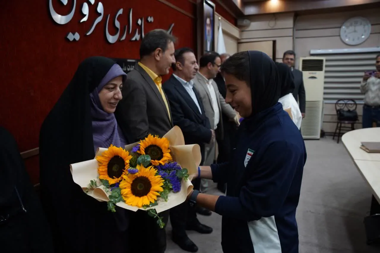 گزارش تصویری تجلیل استاندار قزوین از قهرمانان فراملی استان در سه‌ماهه نخست سال