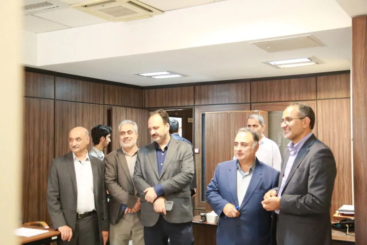 تأکید معاون وزیر راه و شهرسازی بر ارتقای رضایت شغلی کارکنان در سفر به قزوین