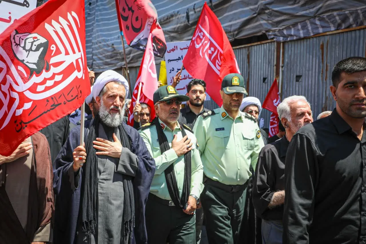 حضور فرمانده انتظامی استان قزوین در جمع عزاداران و عاشقان سیدالشهدا(ع) در روز عاشورا