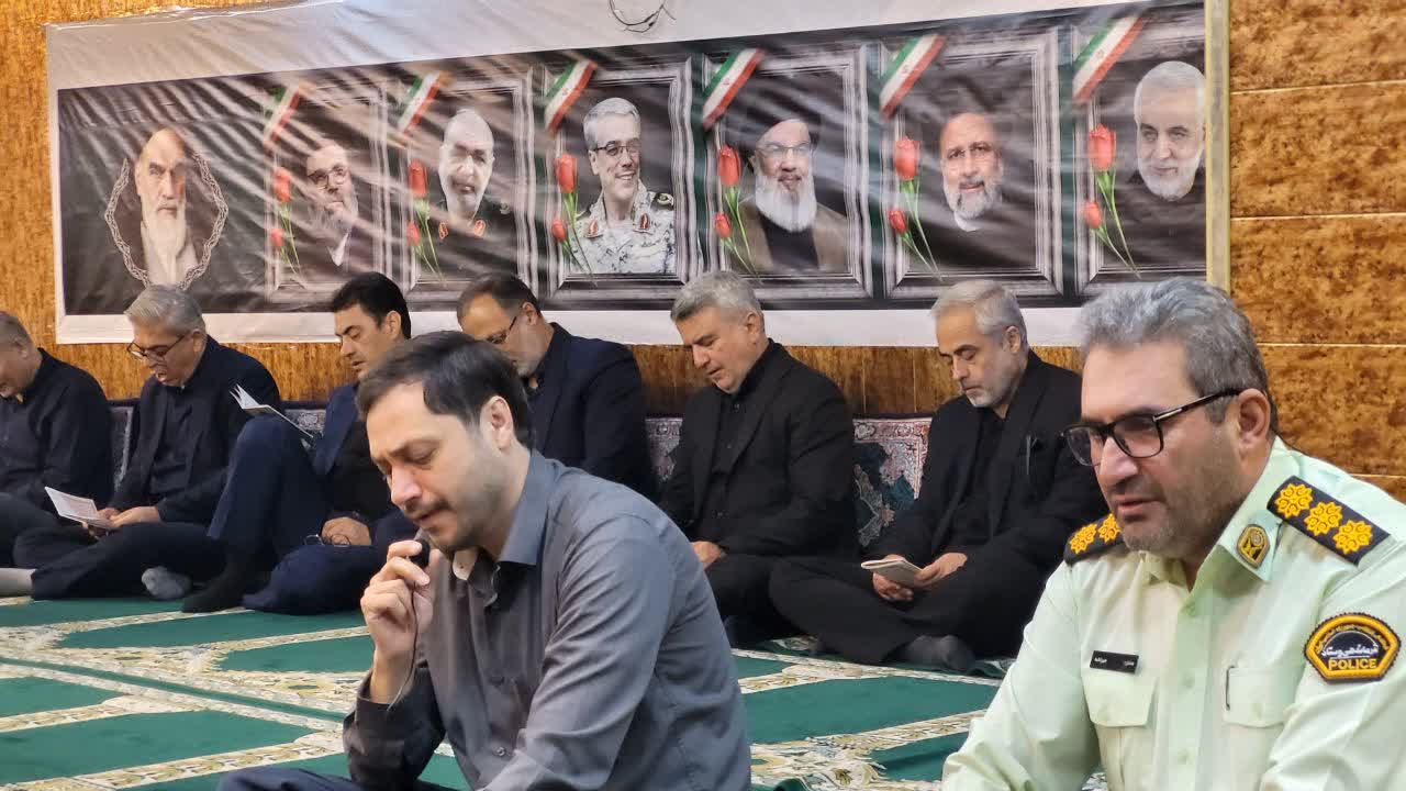گرامیداشت هفته دولت با زیارت عاشورا در اداره کل زندان‌های قزوین