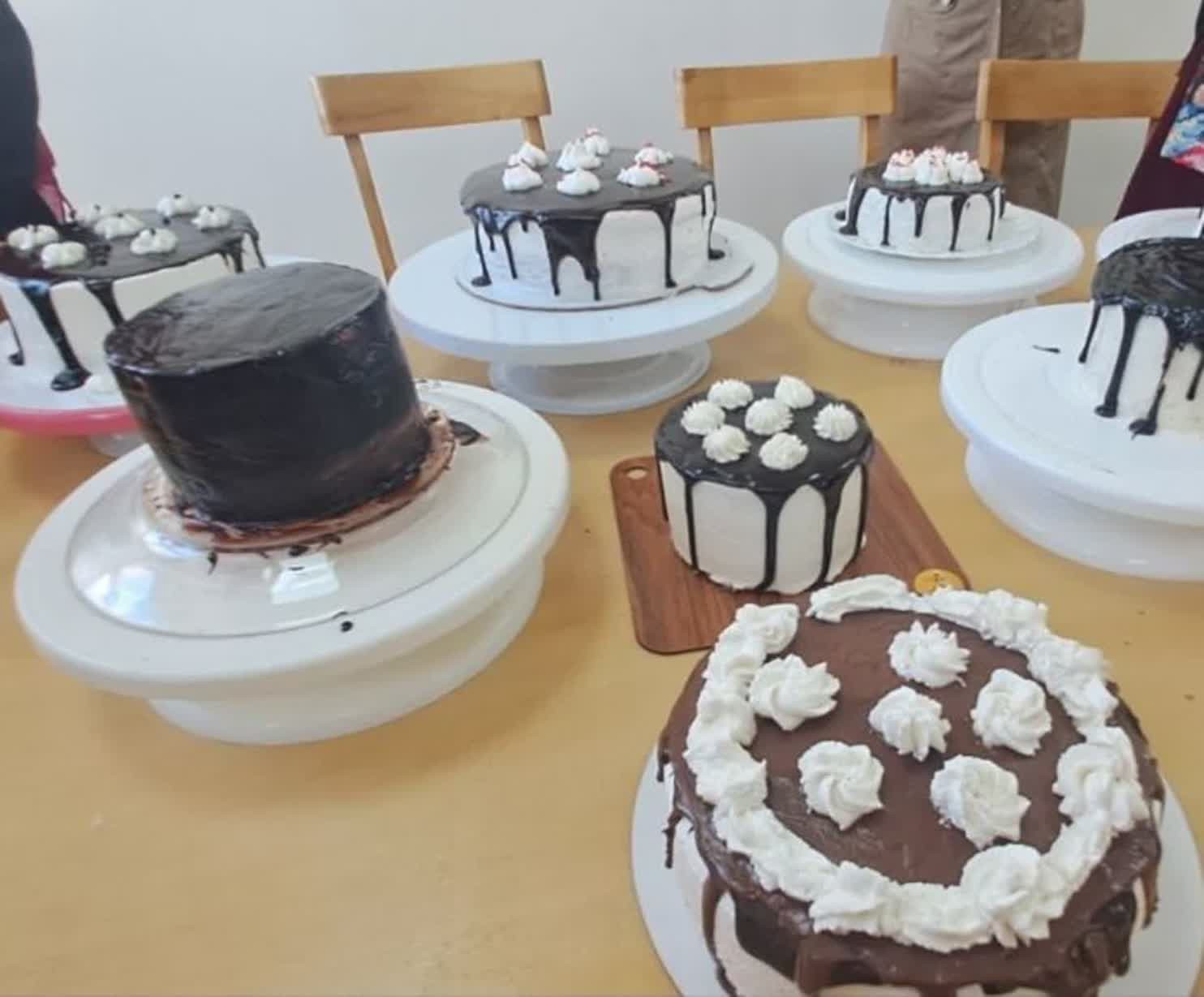 برگزاری دوره آموزشی کیک و شکلات با هدف توسعه مشاغل خانگی بانوان چوبیندر