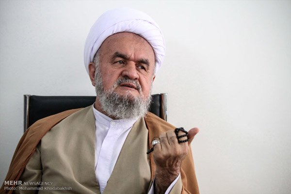 دیدار مسئولان تاکستان با آیت‌الله اسلامی به مناسبت هفته دولت