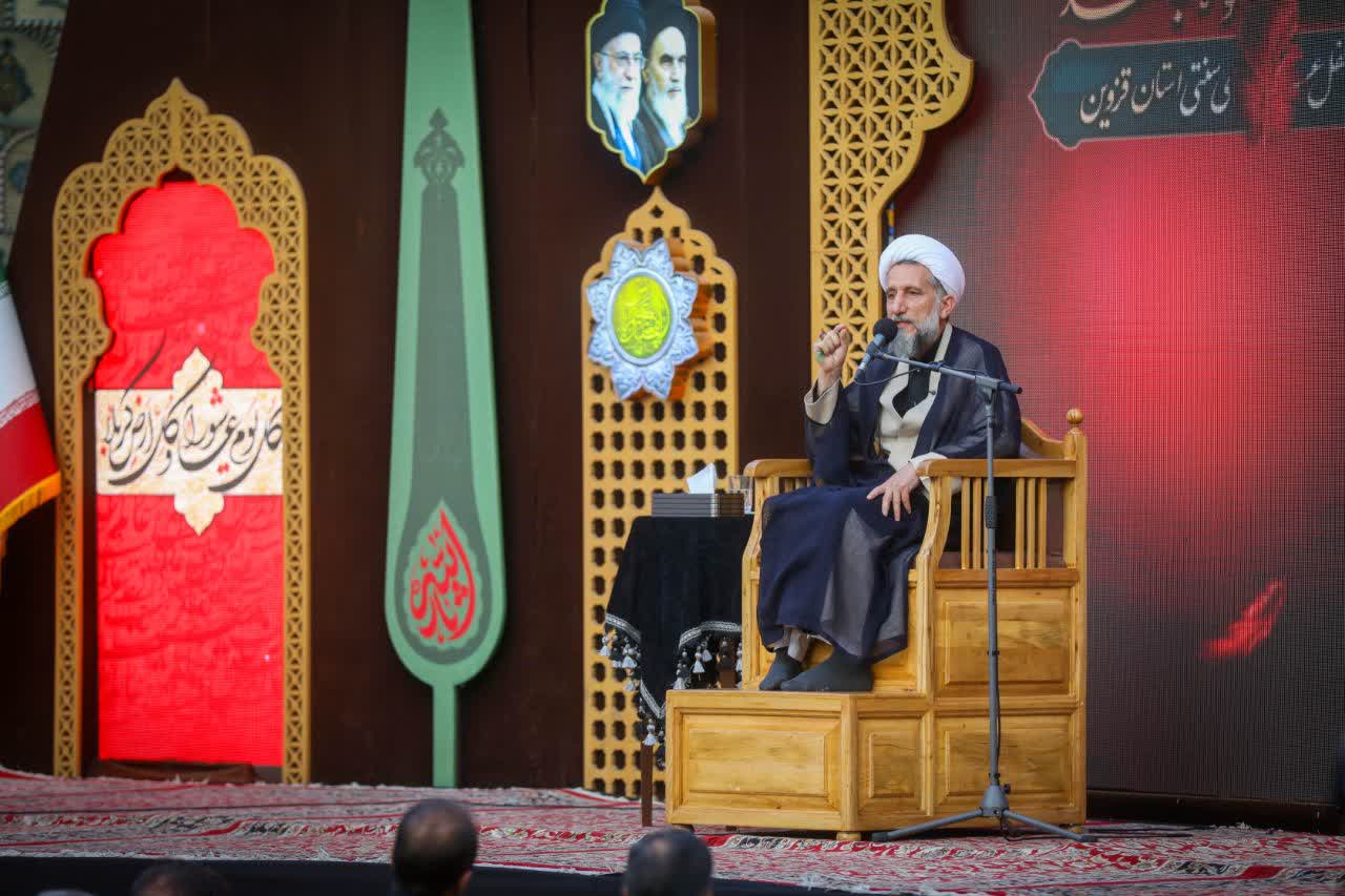 رمز موفقیت انقلاب اسلامی، تبعیت ملت از رهبران الهی است