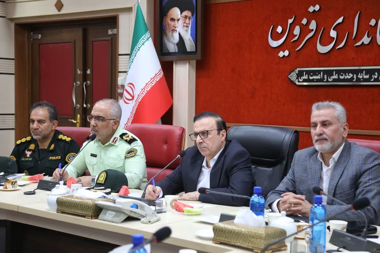 چراغ روشنِ اصناف، خط قرمز پلیس قزوین است/ طرهانی: معیشت مردم اولویت اول ماست