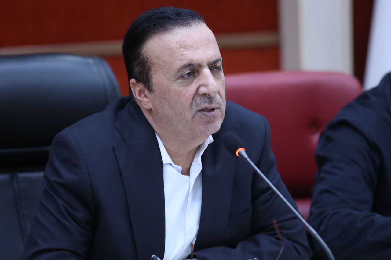 سعدالسلطنه در تعطیلات چراغش روشن می‌ماند