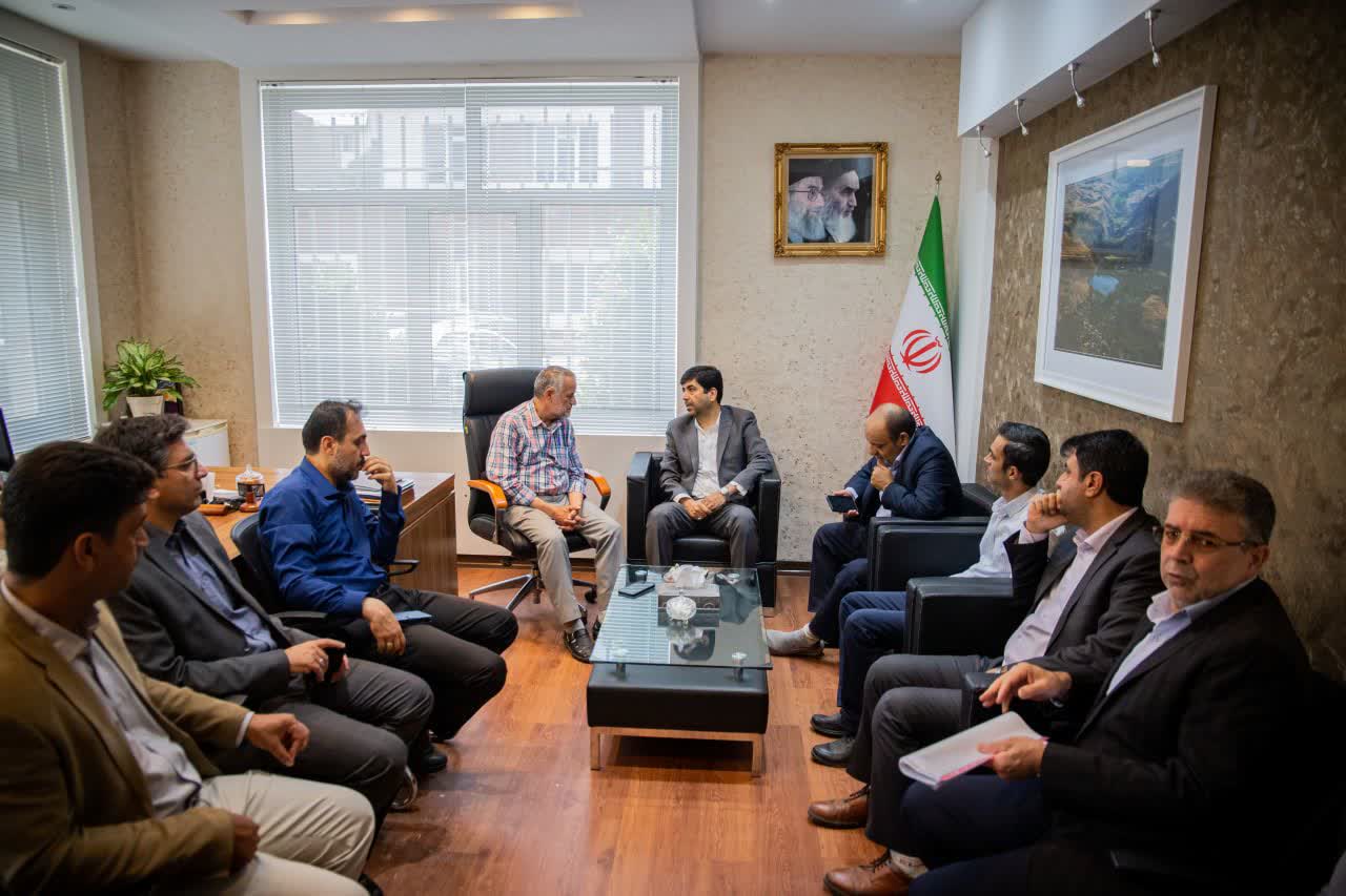 دیدار سرپرست شهرداری قزوین با آزاده سرافراز شهر