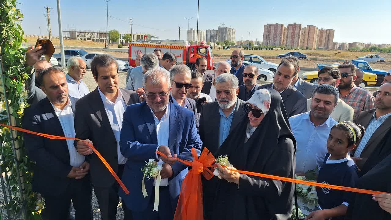 افتتاح ۲ زمین چمن مصنوعی و کلنگ‌زنی خانه جوان در مهرگان