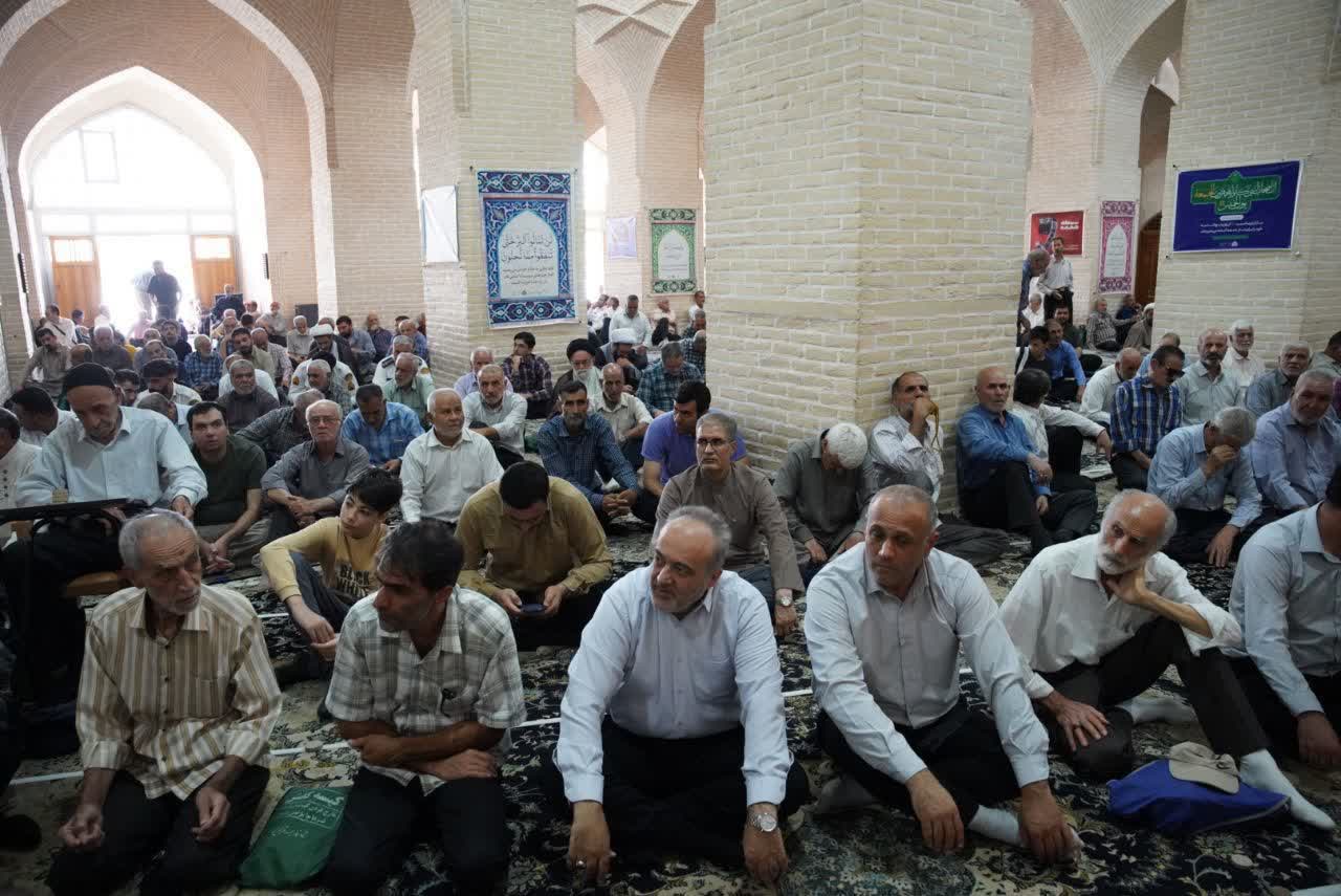 حضور مدیران فرهنگی قزوین در نماز جمعه هفته دولت