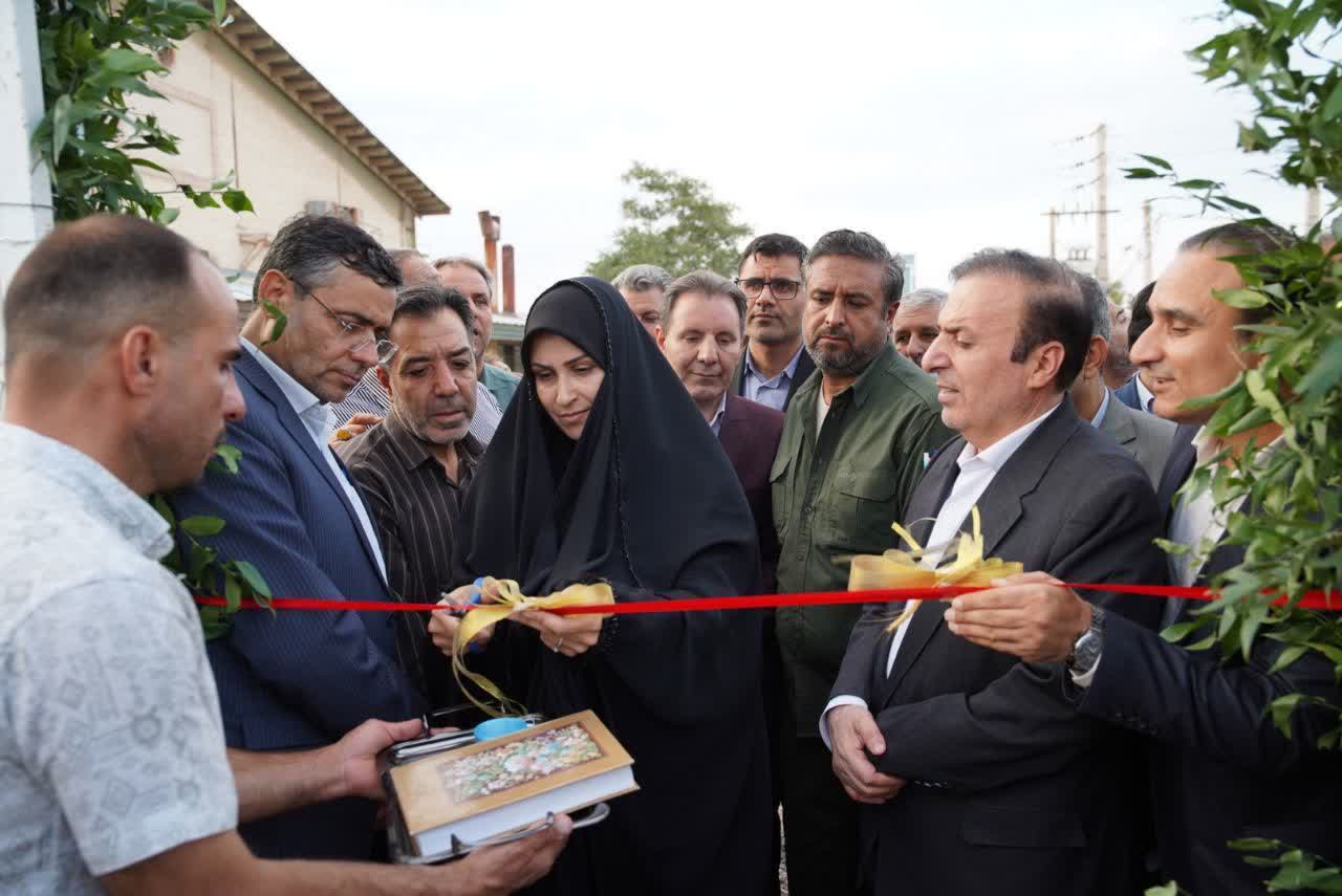زمین چمن مصنوعی سگزآباد افتتاح شد