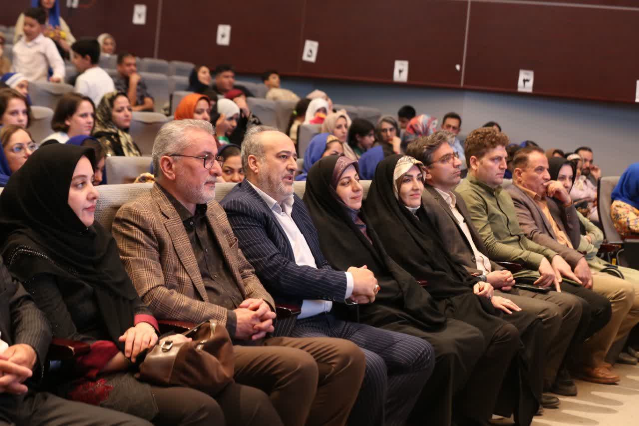 قزوین صحنه درخشش استعدادهای «سیمرغ سخن» شد