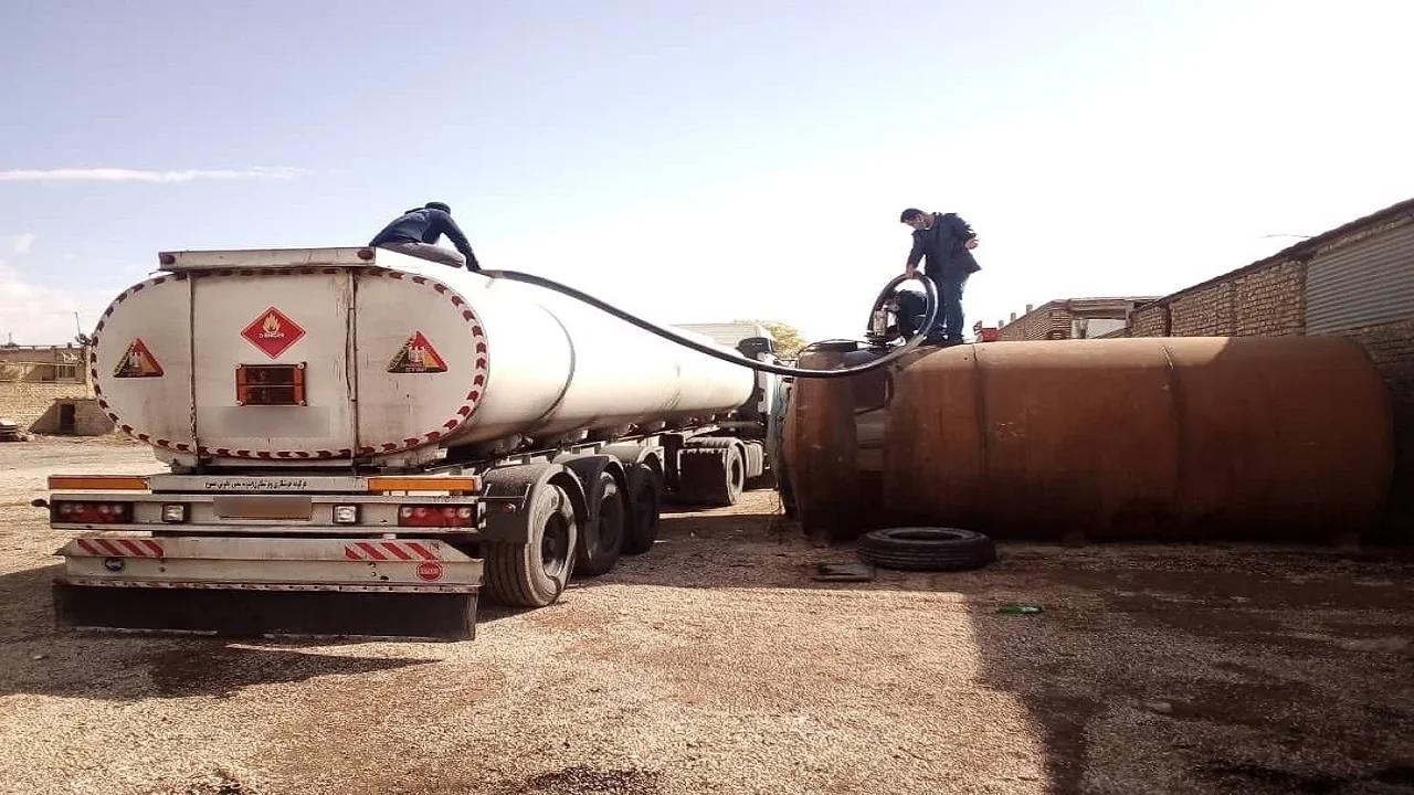 قاچاقچی سوخت در بندرعباس به پرداخت ۱۸ میلیارد جریمه محکوم شد.