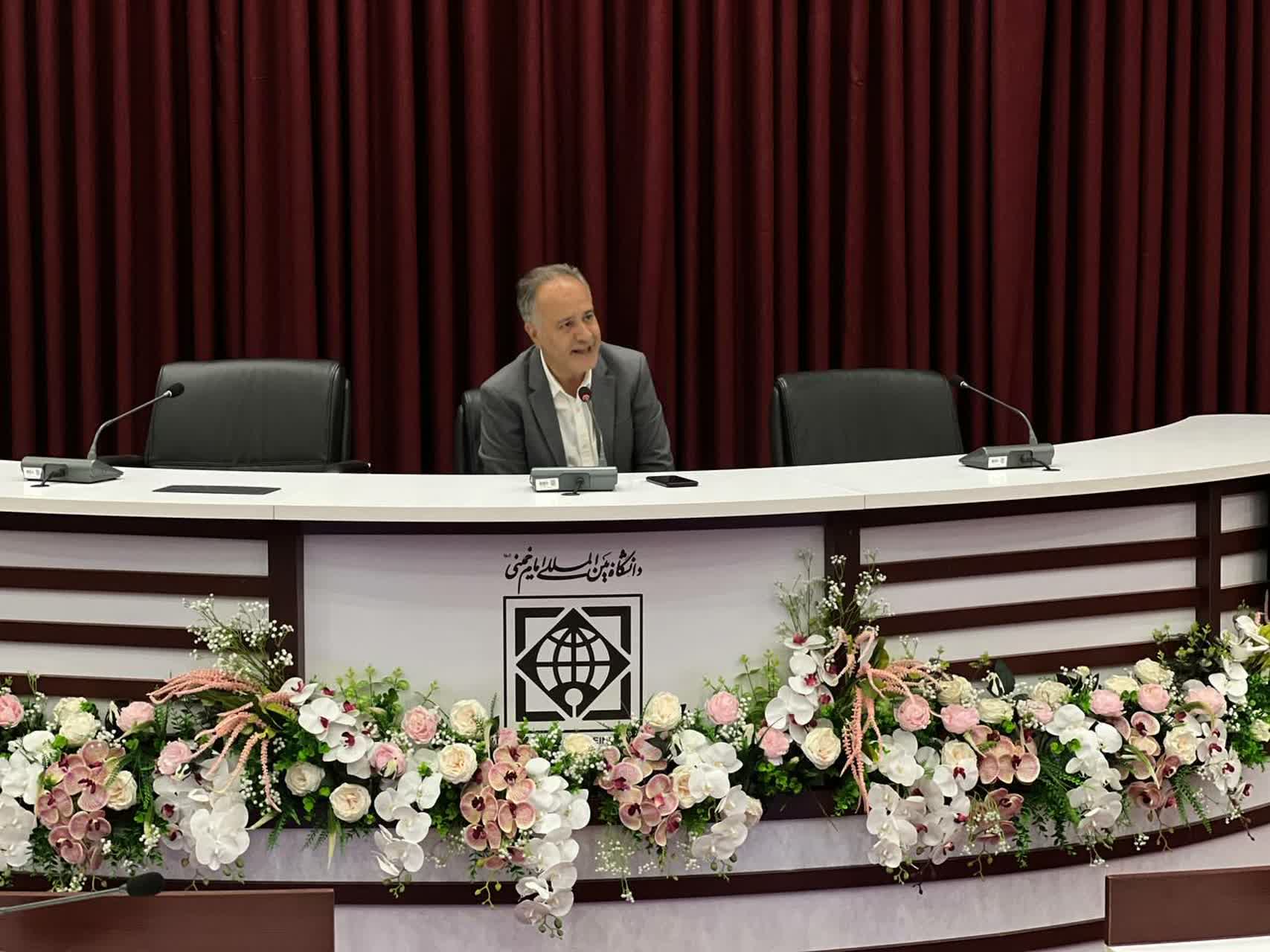 نقش دانشجویان در تعامل علمی؛ محور نشست مجمع معماری قزوین