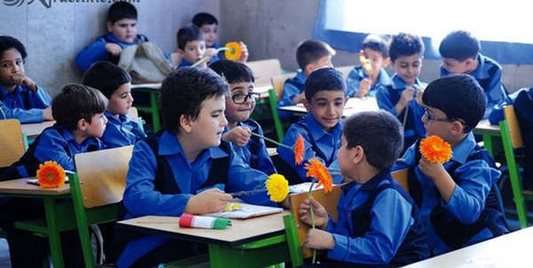 معلم کارمند نیست؛ لزوم بازگشت تربیت به قلب آموزش و پرورش