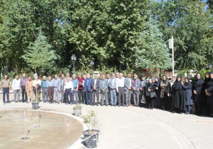 تجلیل از پیشکسوتان ثبت احوال قزوین در مراسم دورهمی