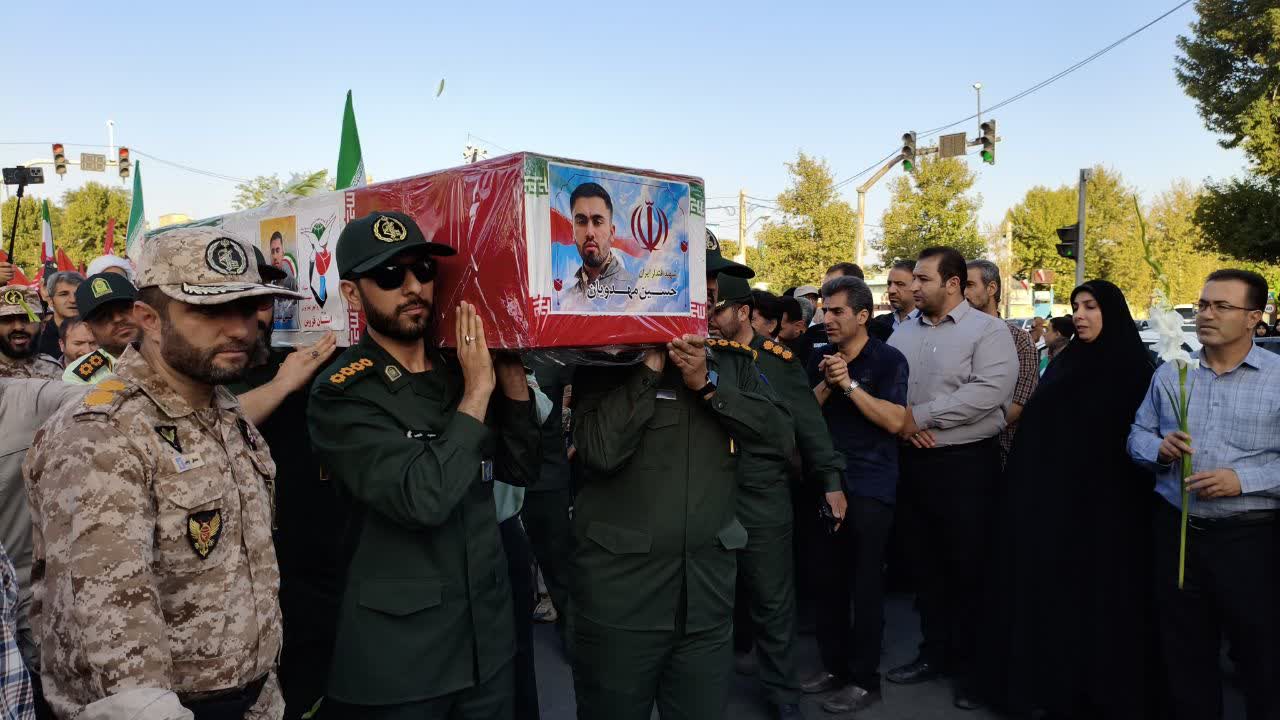 وداع باشکوه مردم الوند با خلبان شهید حسین مهدویان