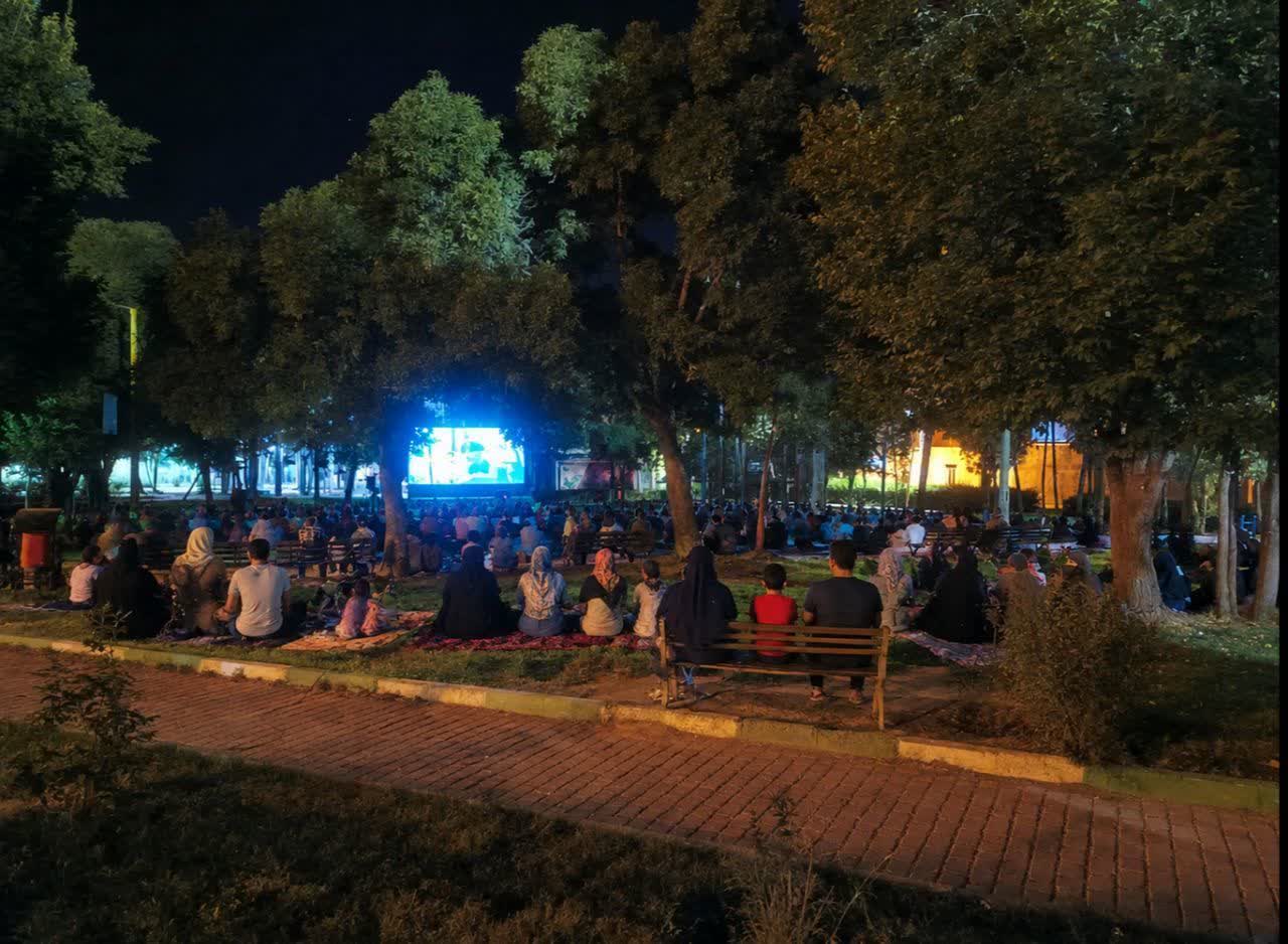 تداوم شب‌های سینمایی در بوستان‌های آبیک