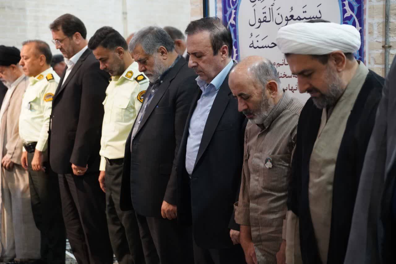 استاندار قزوین در نماز جمعه