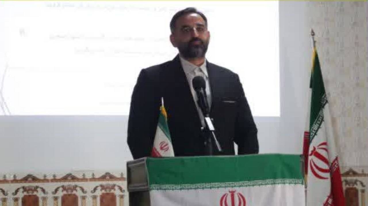 زمین چمن مصنوعی دبستان شهید علی صفوی قزوین افتتاح شد