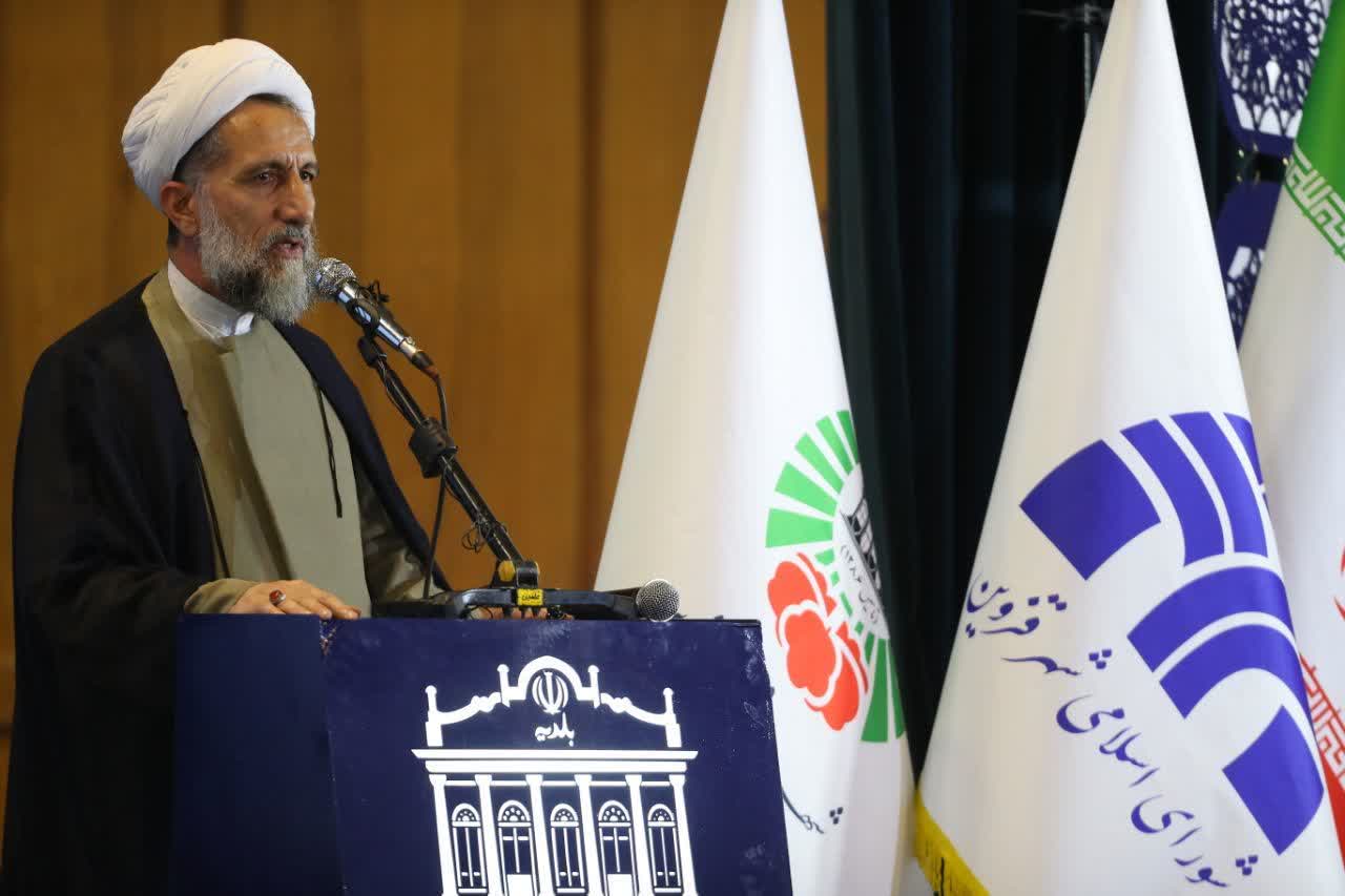 تجلیل امام‌جمعه قزوین از پیشکسوتان ورزش: قهرمانان سفیران فرهنگ و افتخارآفرینی هستند