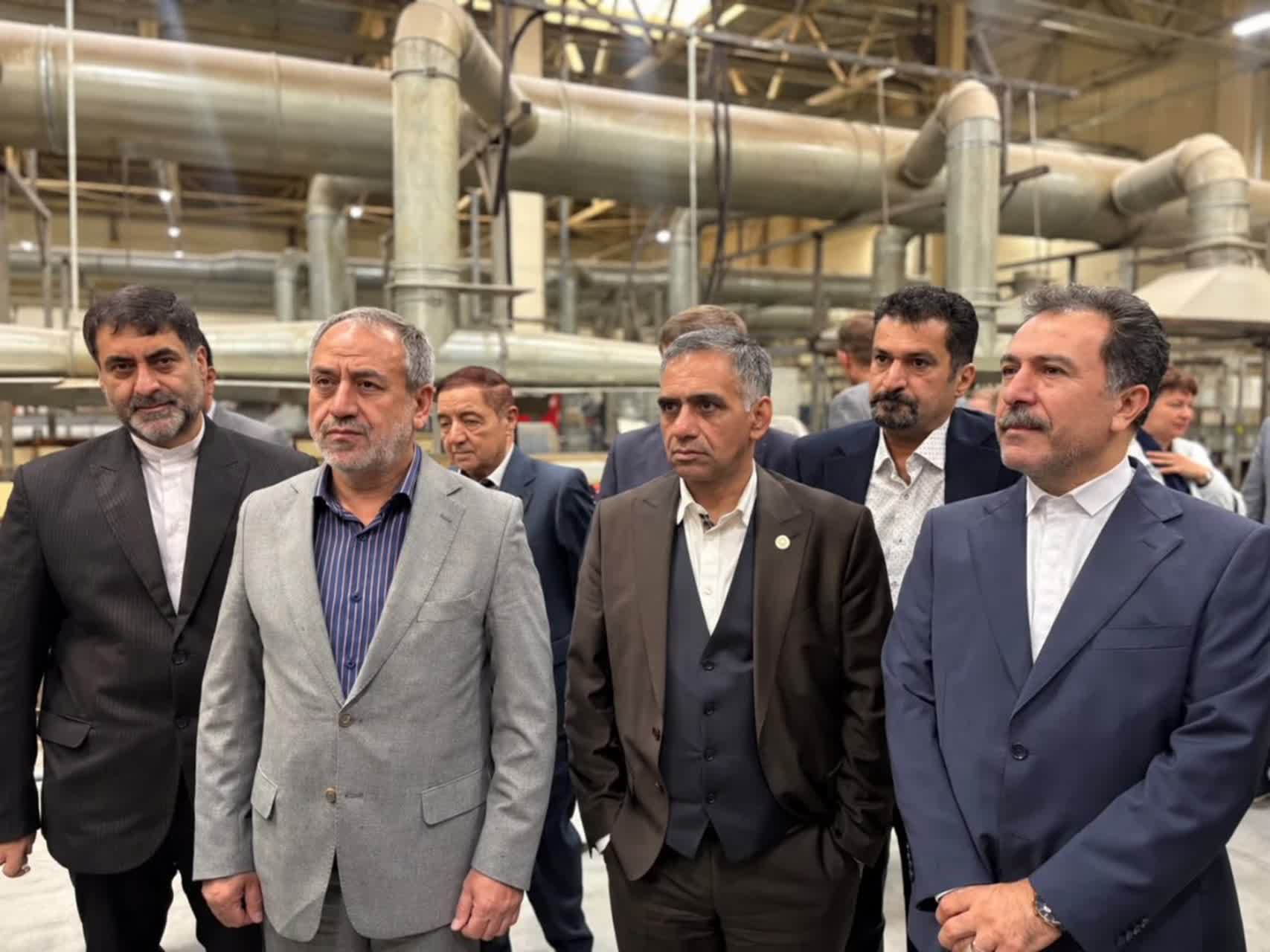 بازدید هیأت اقتصادی قزوین از کارخانه ماشین‌سازی اولیانوفسک