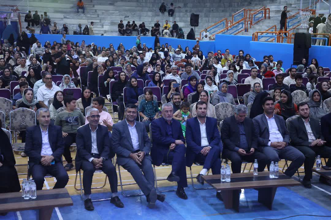 جشنواره پسته بوئین‌زهرا برگزار شد