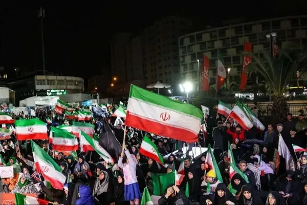 زائران ایرانی در مسیر مشایه هم تجمعات شبانه را ترک نکردند