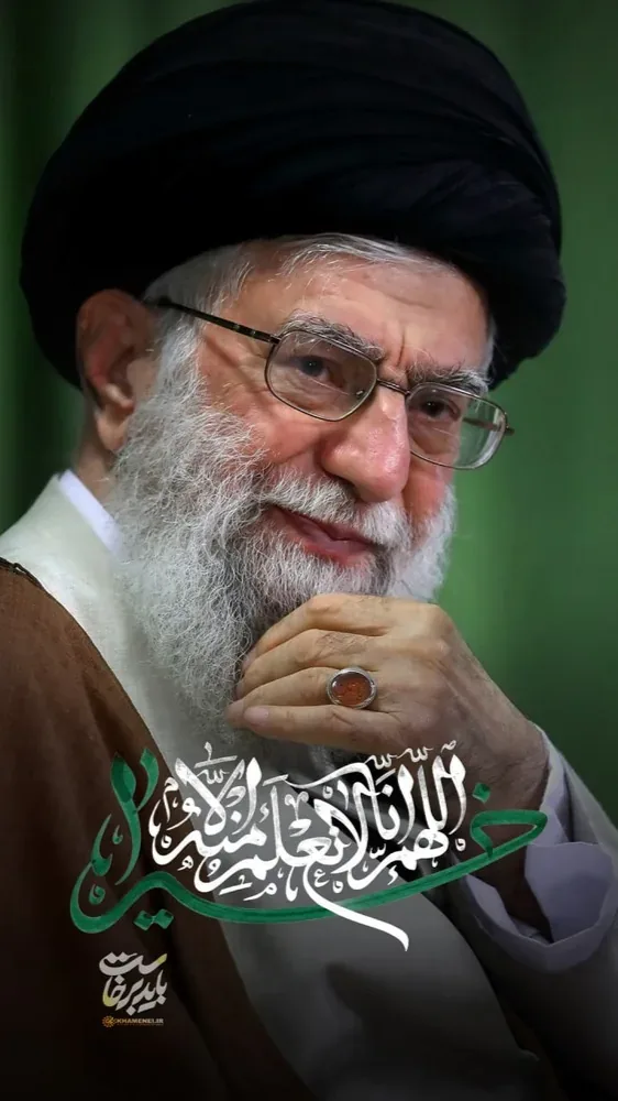 نماز بر پیکر رهبر شهید و خانواده ايشان