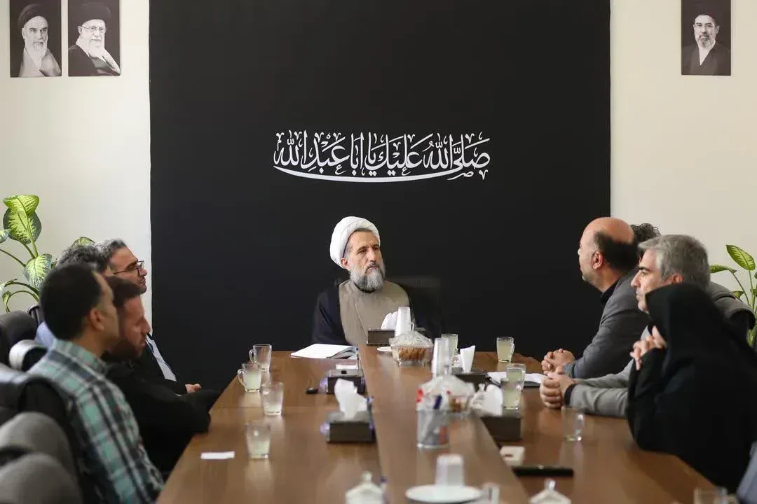 تأکید امام جمعه قزوین بر خدمت‌رسانی شایسته در رویدادهای پیش‌رو و ایجاد نمایشگاه دائمی عفاف و حجاب