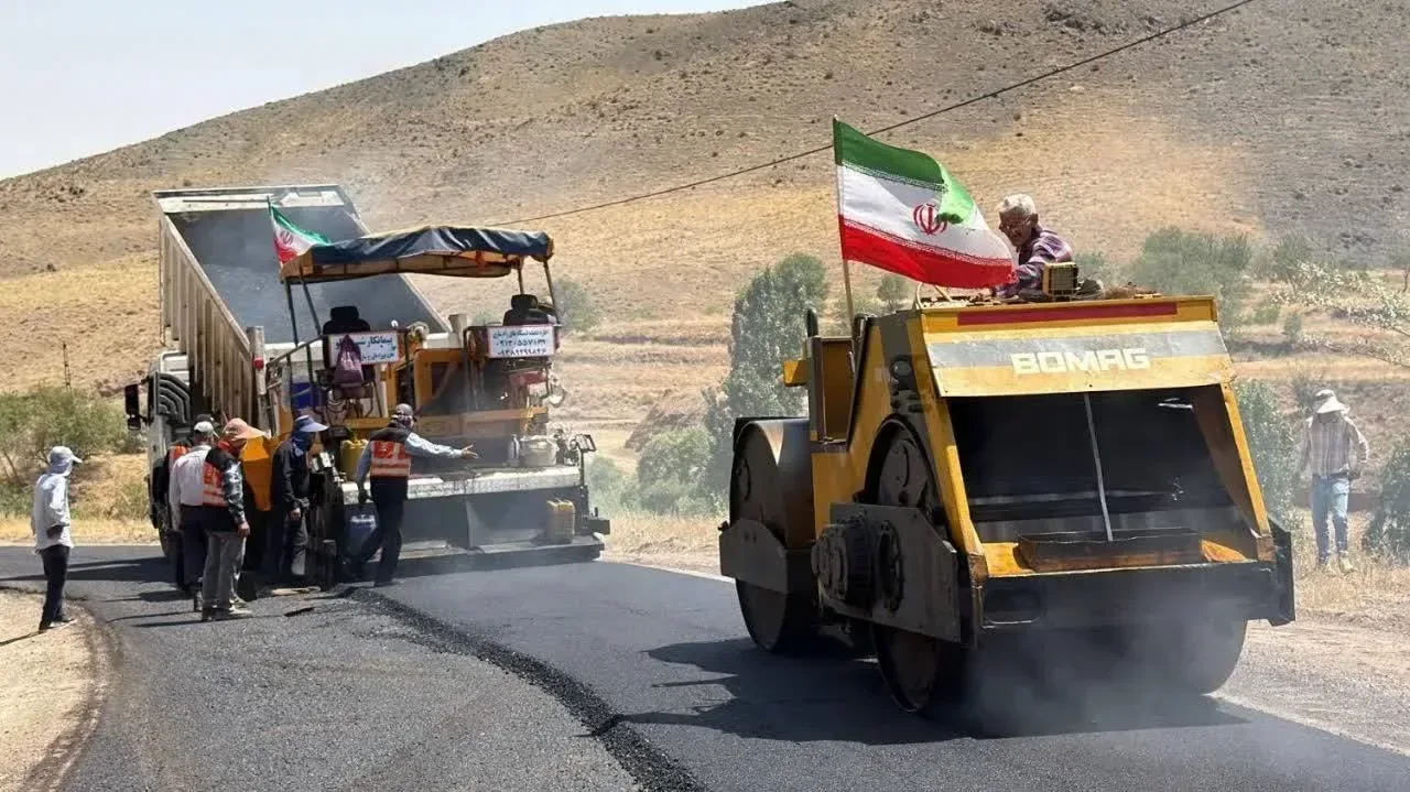 آغاز روکش آسفالت محور روستایی کورچشمه تاکستان با اعتبار ۱۰ میلیارد تومان