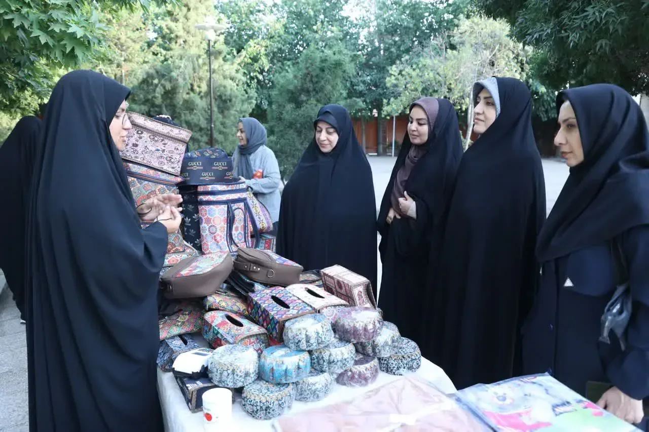 حمایت استانداری قزوین از بانوان کارآفرین با برگزاری مستمر روزبازارها و نمایشگاه‌های هفتگی