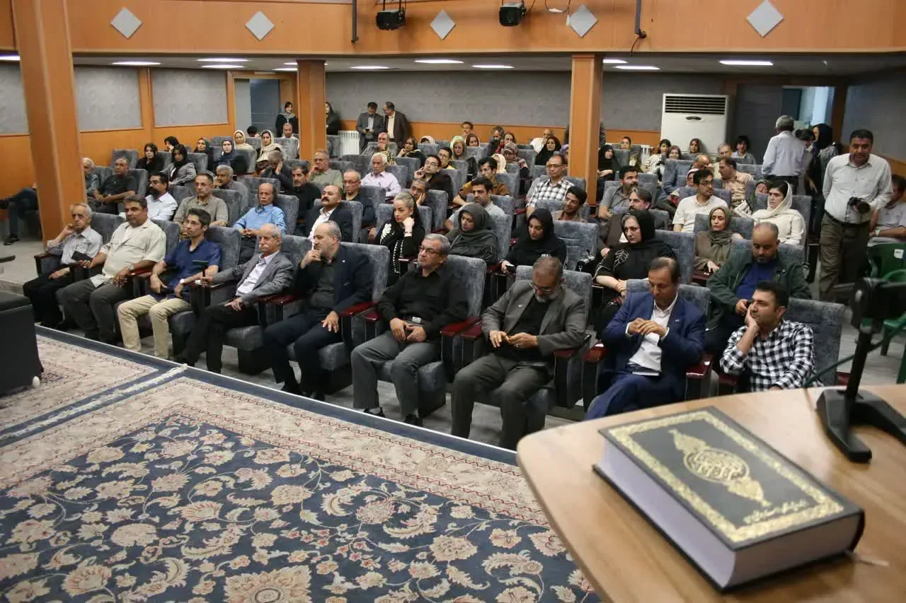نخستین دورهمی خوشنویسان قزوین با هدف تقویت همدلی و ارتقای جایگاه هنر خوشنویسی برگزار شد