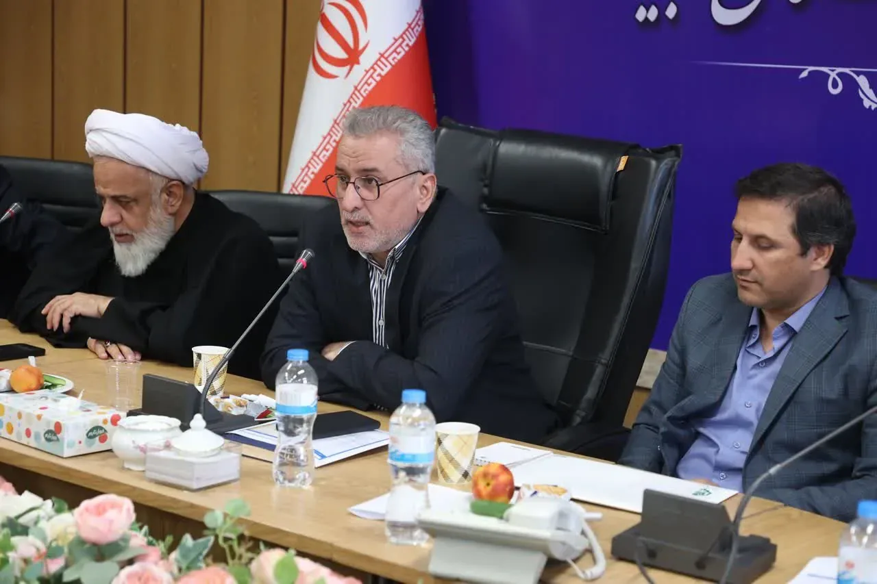 انعقاد تفاهم‌نامه بنیاد علوی برای ارائه خدمات رایگان درمانی و آموزشی در شهرستان آبیک