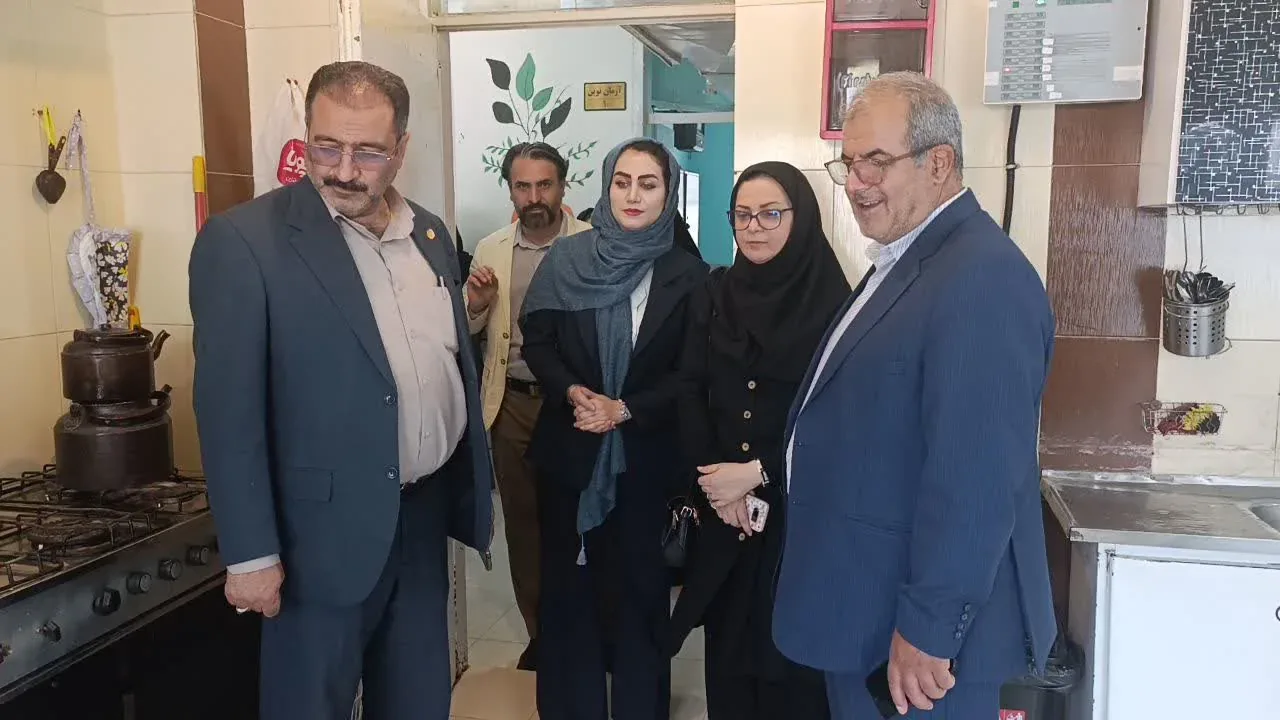 فرماندار البرز: خدمت به توان‌خواهان، جلوه‌ای از مسئولیت‌پذیری و انسان‌دوستی مدیران است