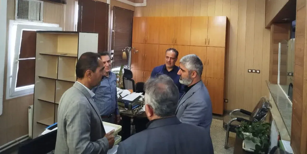 بازدید نماینده تاکستان در مجلس از شعبه تأمین اجتماعی تاکستان همزمان با هفته تأمین اجتماعی