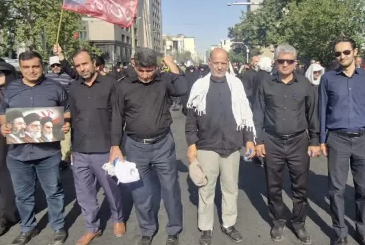 حضور مدیرکل بنیاد مسکن قزوین در مراسم وداع و تشییع رهبر شهید در تهران