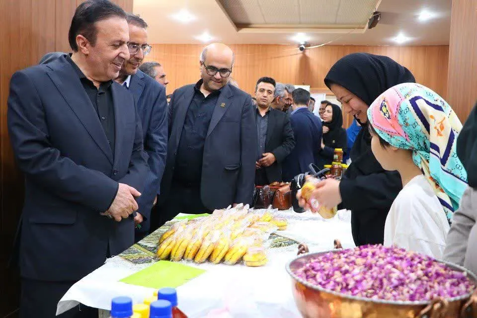 بازدید مسئولان از نمایشگاه مشاغل خانگی در سازمان جهاد کشاورزی قزوین