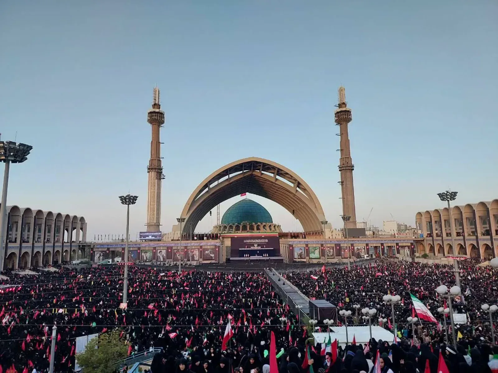 حضور پرشور مردم قزوین در کنار خروش میلیونی ملت ایران در آیین وداع با «آقای شهید ایران»