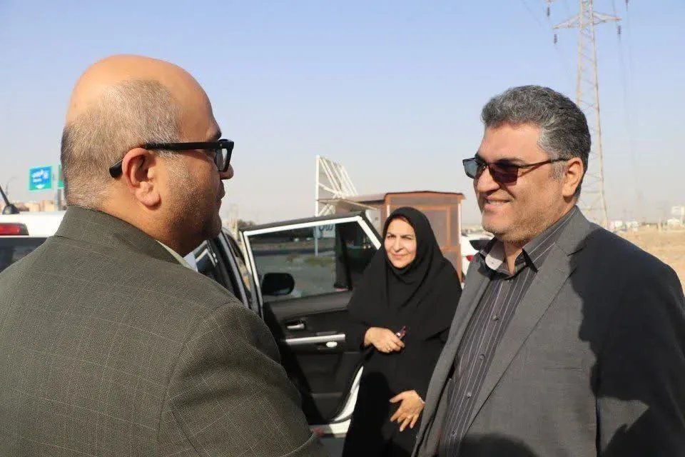 مدیرعامل شرکت شهرک‌های کشاورزی کشور از گلخانه صادرات‌محور کاسپین گل پارسیان در قزوین بازدید کرد