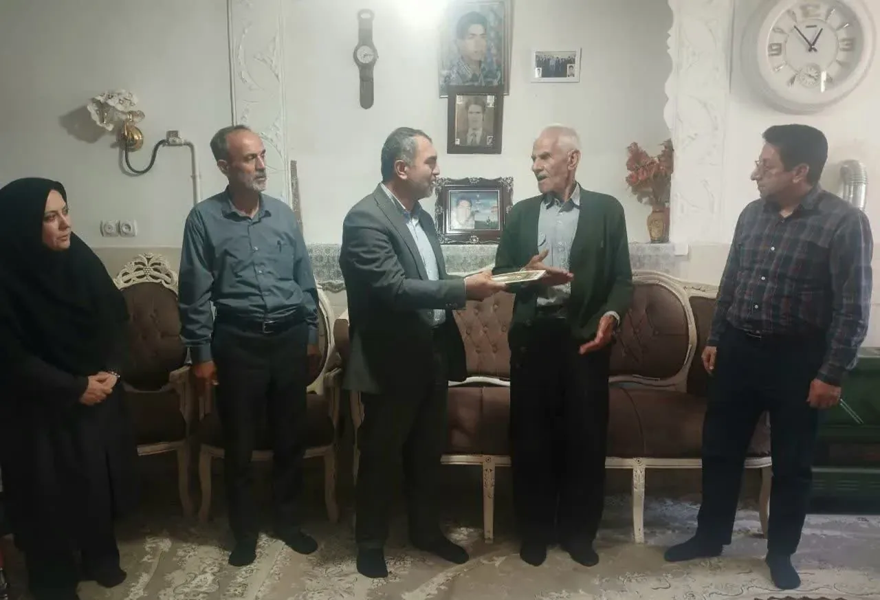 تجلیل از بازنشستگان پیشکسوت شرکت آب و فاضلاب استان قزوین