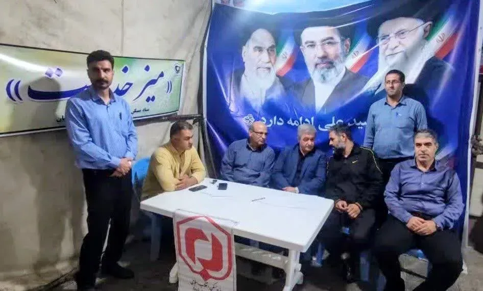 برگزاری میز ارتباطات مردمی بنیاد مسکن تاکستان با حضور فرماندار؛ بررسی مستقیم درخواست‌های شهروندان