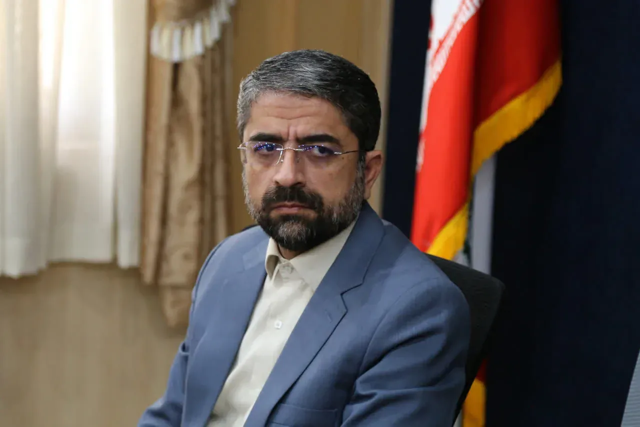 بازدید میدانی بازرس کل استان قزوین از فروشگاه‌ها و بنکداری‌ها / تأکید بر برخورد قاطع با گران‌فروشی
