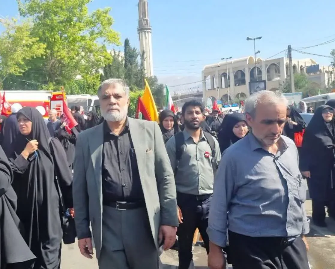 سردار آبنوش؛ نماینده مردم قزوین در صف تشییع «رهبر شهید ایران»